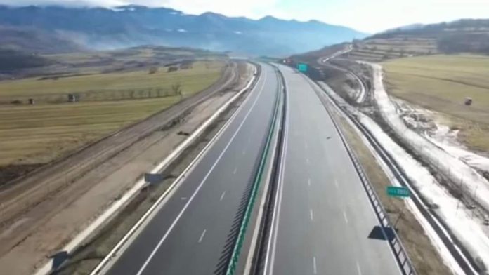 Românii, turcii și ucraineni concurează pentru construirea unui drum expres în Oltenia.